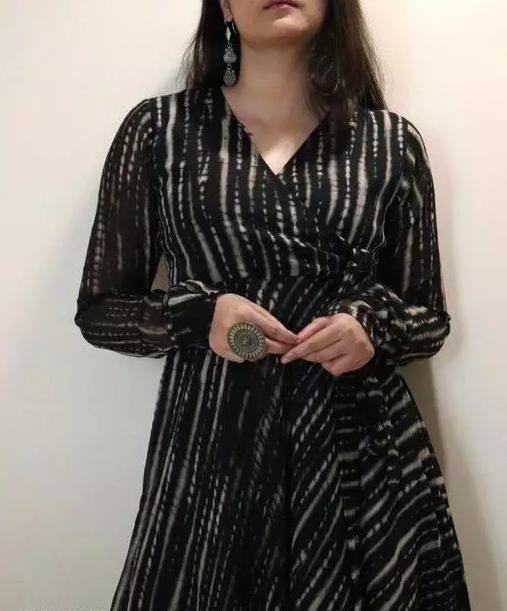 Plus Size Women's Georgette Printed Flared Gown