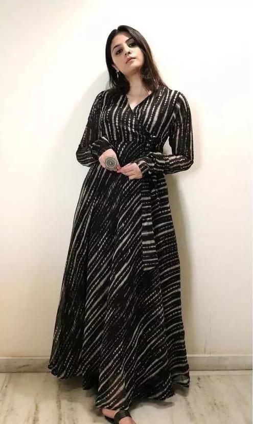 Plus Size Women's Georgette Printed Flared Gown