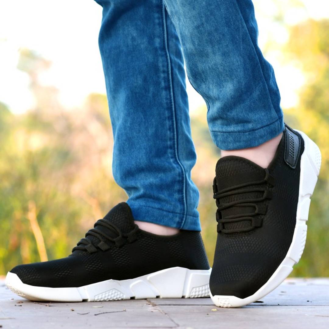 Black Ultralight Sports Sneakers Shoes for Men Boys
