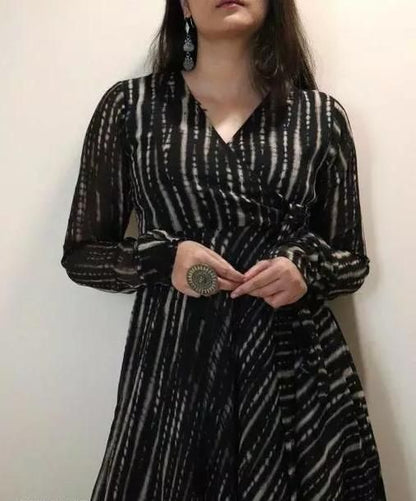 Plus Size Women's Georgette Printed Flared Gown