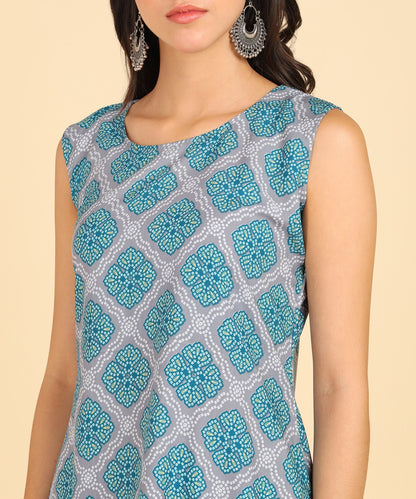 Women's Casual Wear Sleeveless Round Long Kurtis